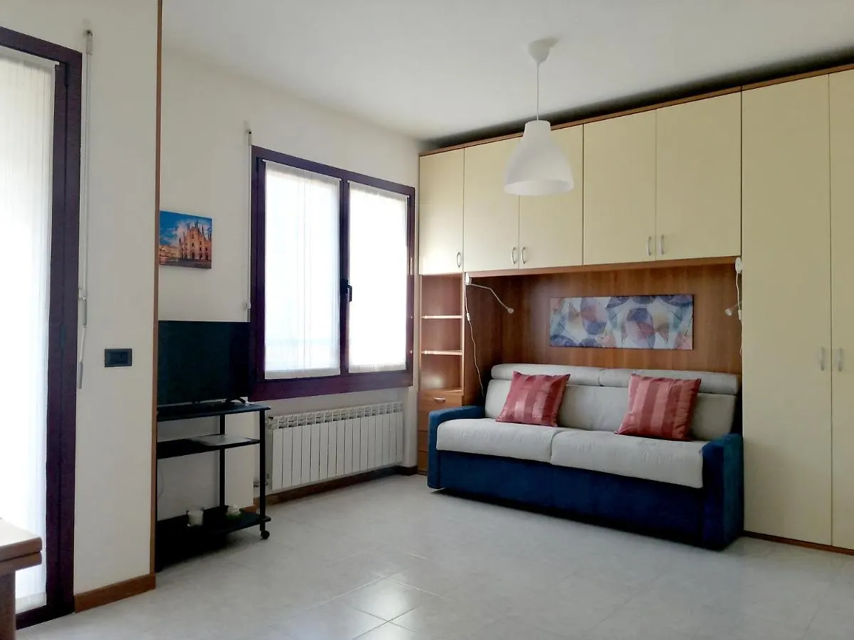 Olimpo Apartament Como 0*,  Italy