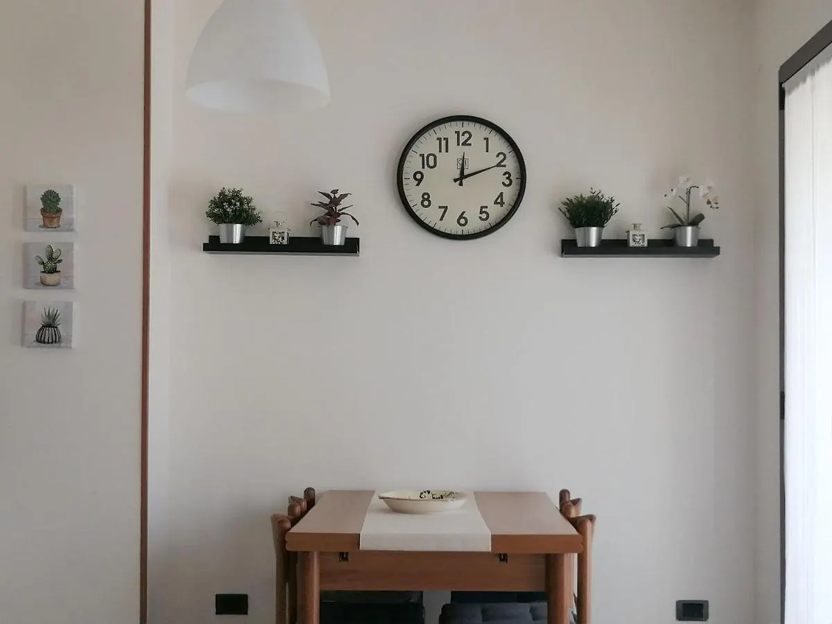Olimpo Apartament Como 0*,  Italy